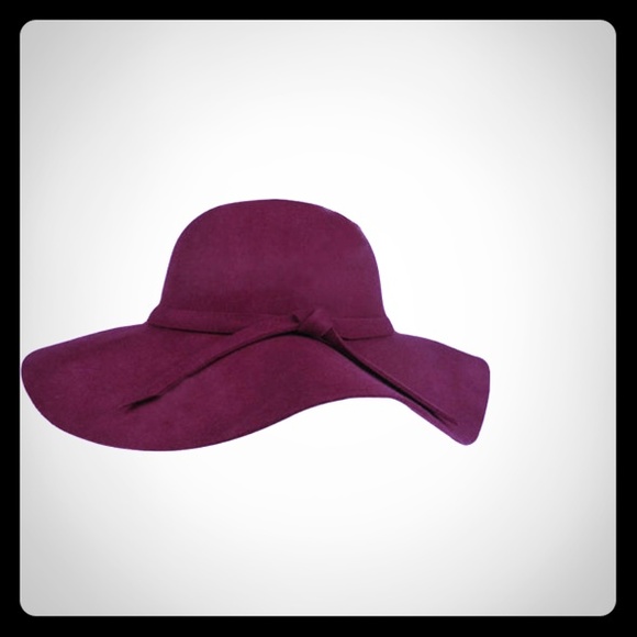 Burgundy beach hat