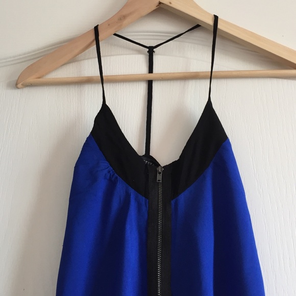 Tops - Blue flowy top
