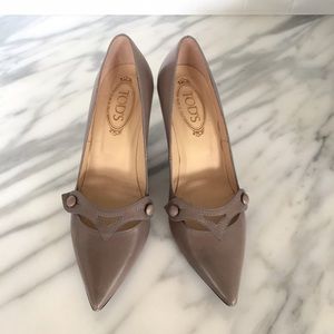 TOD'S - Taupe Gray Leather Wedge Heels - Size 9.5