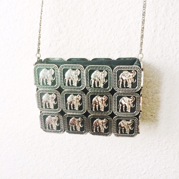 SOLD HP 💕Unique ethnic purse - Picture 2 of 4