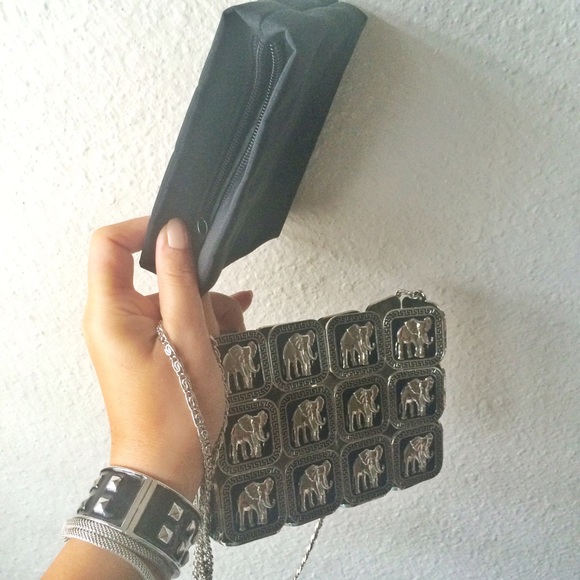 SOLD HP 💕Unique ethnic purse - Picture 3 of 4