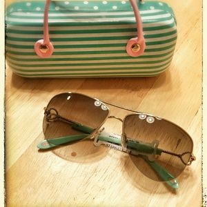 Tiffany & Co. Sunglasses, Aviator style TF3046!