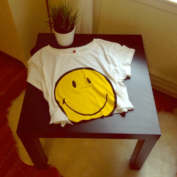 Smiley face crop top