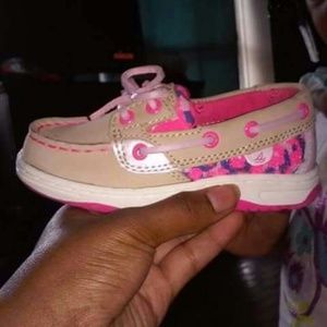 Sperry shoes size 7 but fits like a 5/6