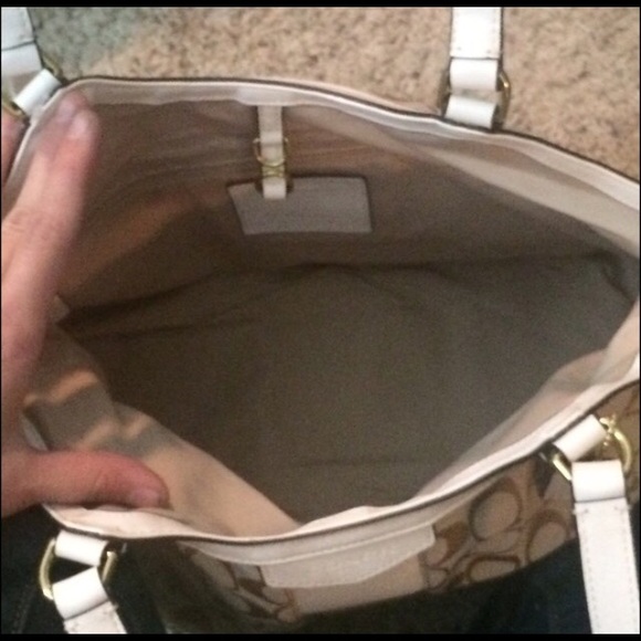 Brand new! Coach handbag and wallet 100% authentic - Picture 2 of 4