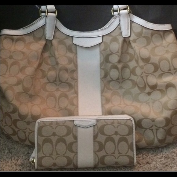 Brand new! Coach handbag and wallet 100% authentic - Picture 4 of 4