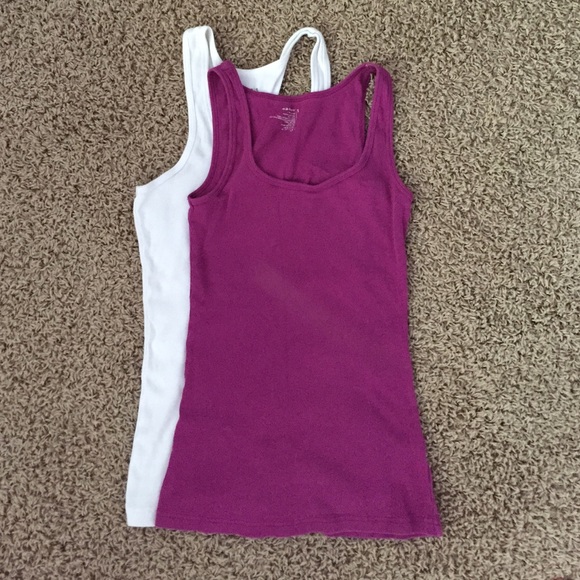 Bundle basic tees and tank bundle - Picture 4 of 4