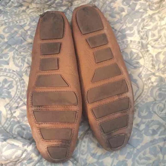 Tory Burch tan driving loafers - Picture 3 of 4