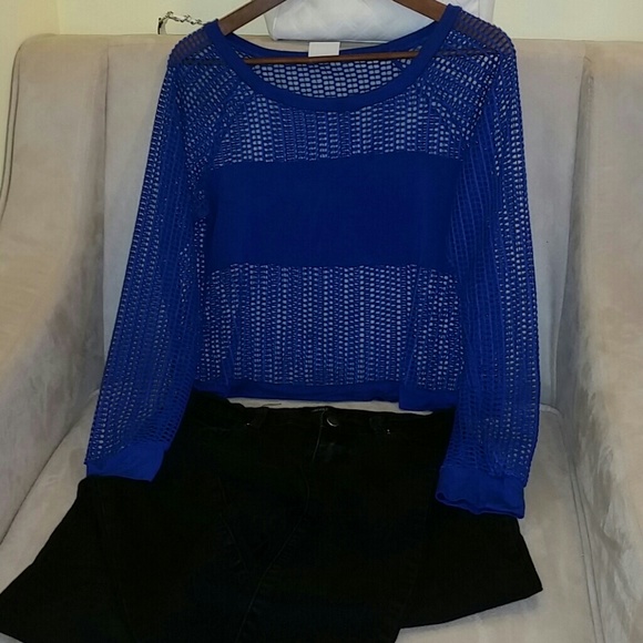 Blue netted top