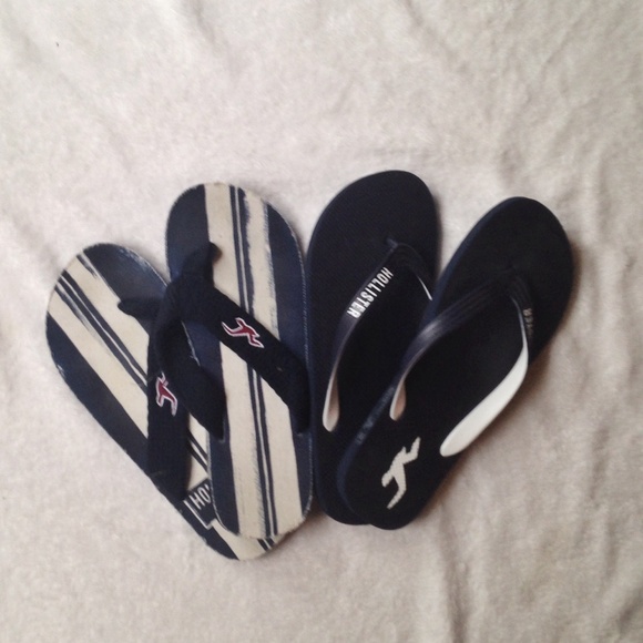 MEN'S BUNDLE- 2 Hollister flip flops