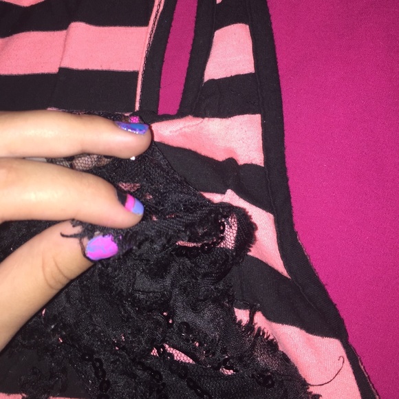 Long and lean "flowy" shirts👚👗 - Picture 3 of 4