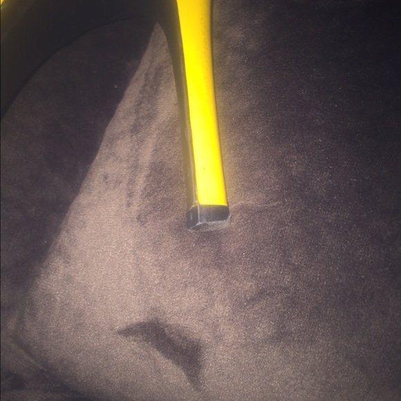 Heel - Picture 4 of 4