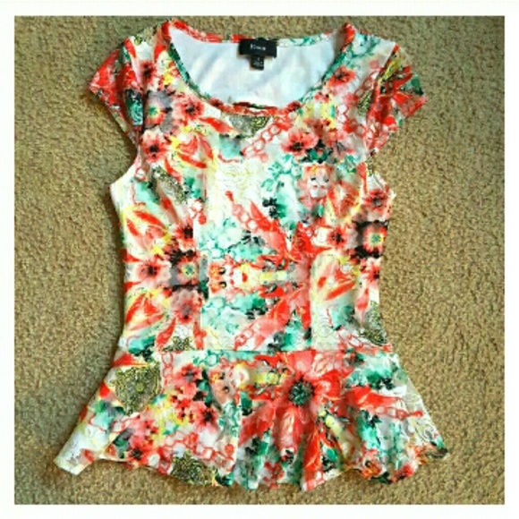 Floral Peplum Cutout Top!!