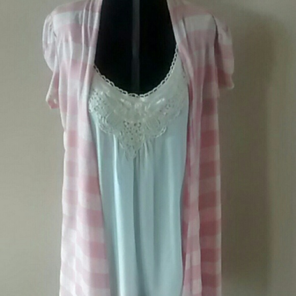 Rue21 Tops - Pink and cream colored top