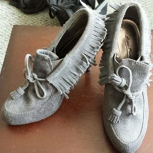 Grey fringe heels
