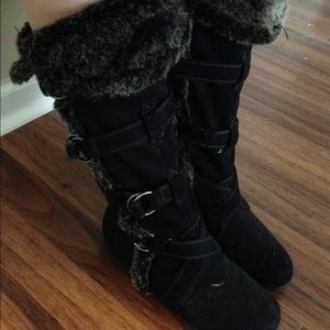 Black Buckle Furr Boots
