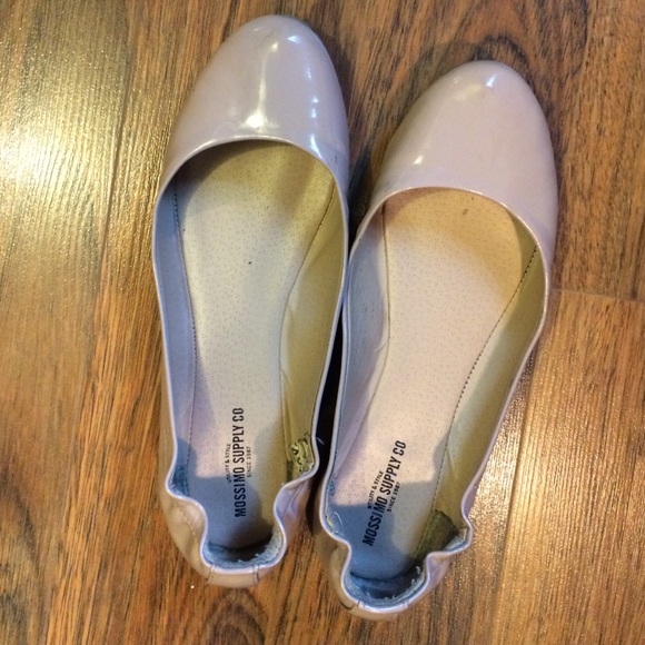 Nude flats