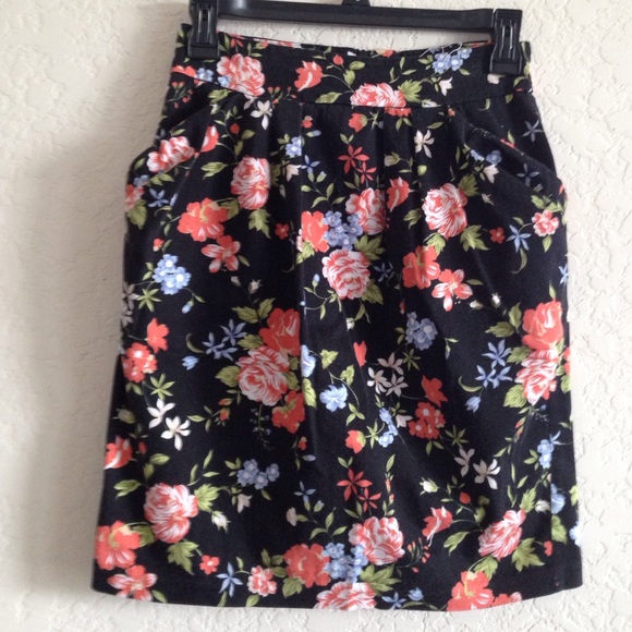 Urban Outfitters Dresses & Skirts - Pins and needles floral print skirt