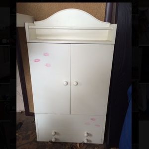 ADORABLE CONVENIENT WHITE VANITY😍