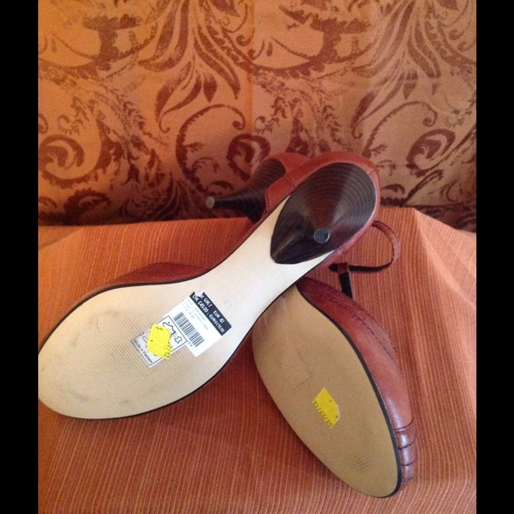 Monsoon Rosemary T-Bar (Rust) - Picture 2 of 4