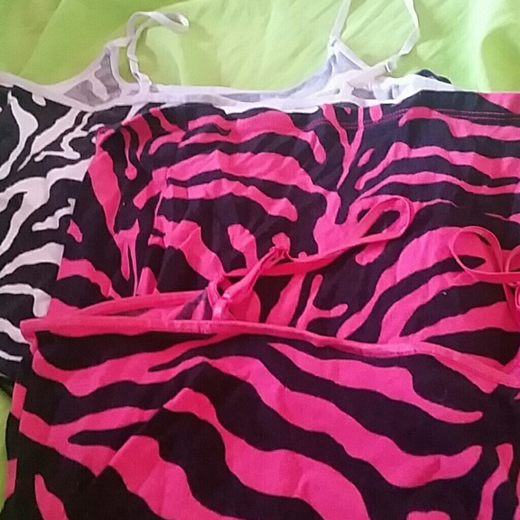 2 zebra design camis