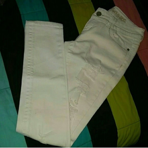 Almost Famous Denim - White Jeans ❤