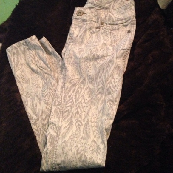 Feather Print Skinny Jeans