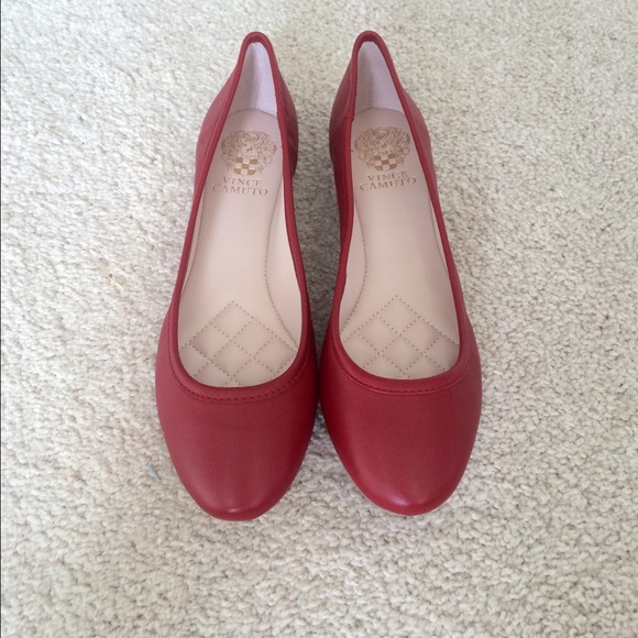 Vince Camuto flats size 9