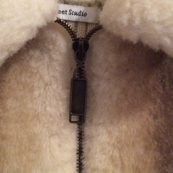 Vest - Picture 2 of 4