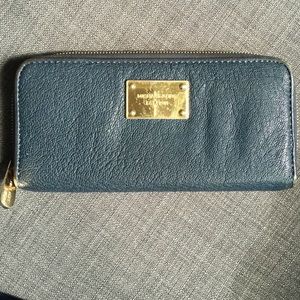 Michael Kors zipper wallet