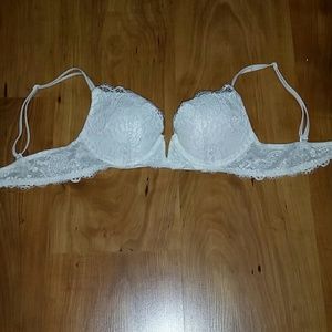 *FLASHSALE*White & gold lace plunge bra 32B
