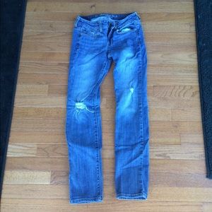 AE Skinny Jeans Destroyed Light Wash