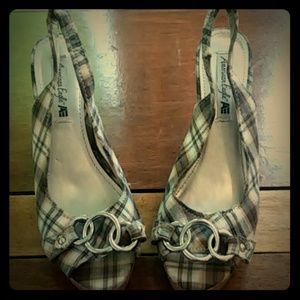 American Eagle.... Brown plaid sling wedges