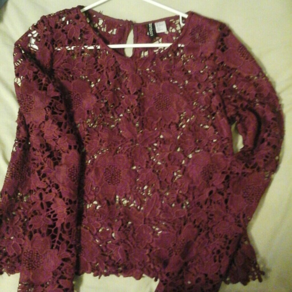 H&M Beautiful unique top