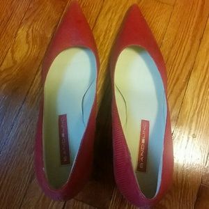 Bandolino pointed toe coral heels