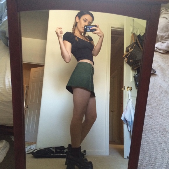 Meet your Posher 💕💭 - Picture 4 of 4