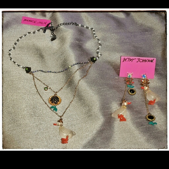 Betsy Johnson Farmhouse Collection NWT