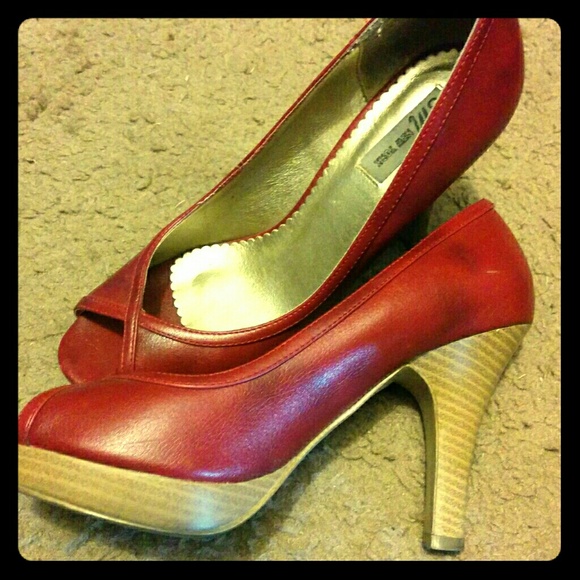 Peep toe heels