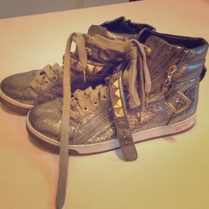 🔸Gold +Studs🔸MK Hi-Tops!🔸