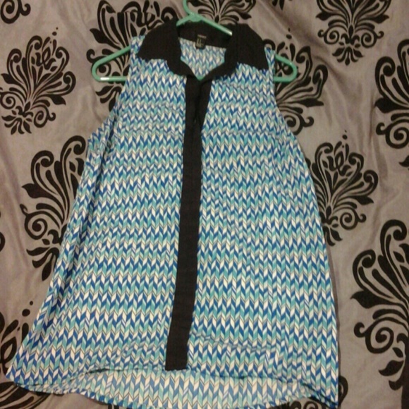 *sold* Patterned sleeveless shirt - Picture 1 of 2
