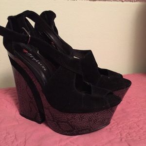 Brand new black heals.