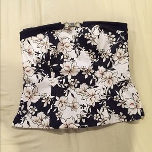 White House|Black Market floral top