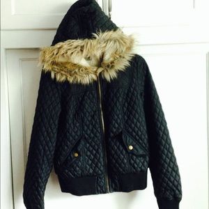 🎉PRICE DROP🎉Quilted, faux fur hooded jacket