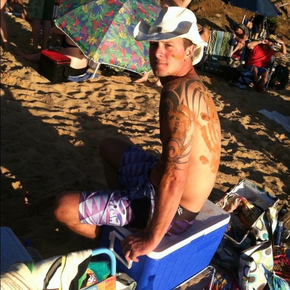 Meet Your Seller🌴☀️🐠 - Picture 2 of 4