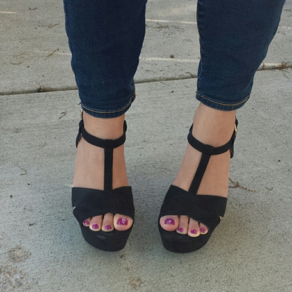 Black Sandles