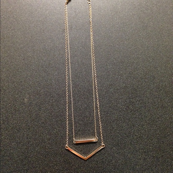 Gold arrow necklace