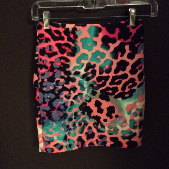 Bebe colorful leopard skirt