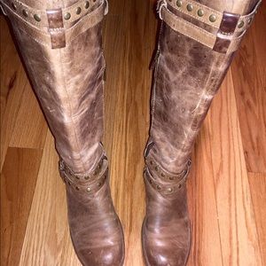 Born Boots, in great condition! Gently worn.