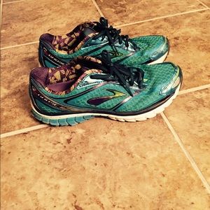 Brooks shoes