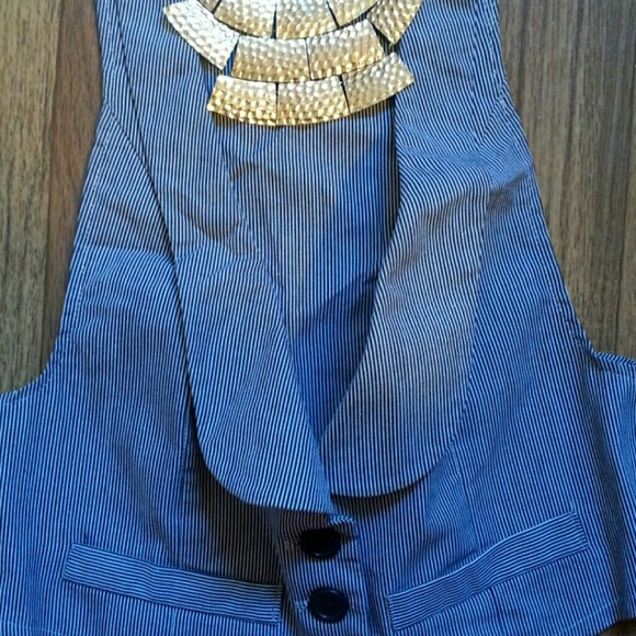 Vest - Picture 2 of 2